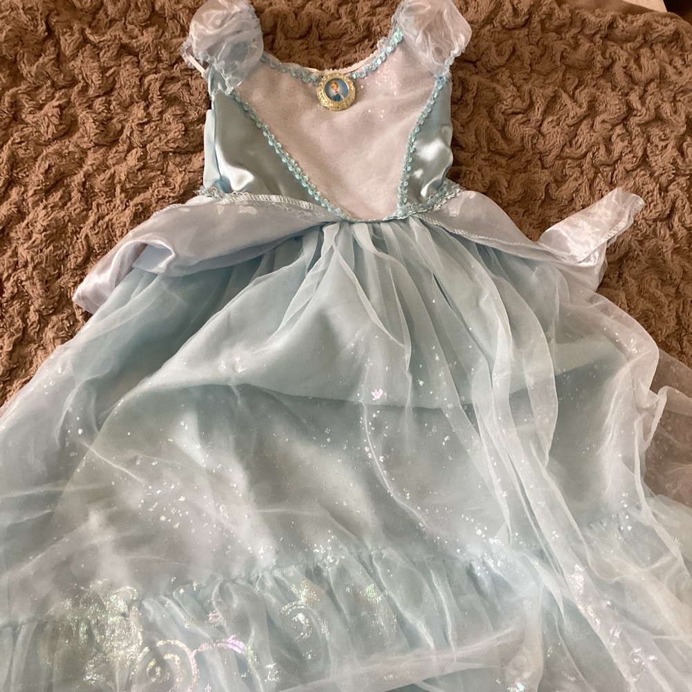 Cinderella disney girls dress
Size small